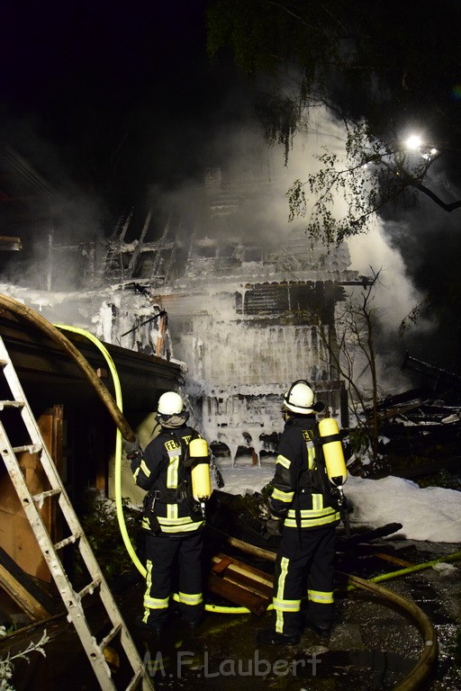 Grossfeuer Einfamilienhaus Siegburg Muehlengrabenstr P0456.JPG - Miklos Laubert